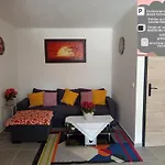 Cosy Rdc-terrasse Et Parking Prive Daire