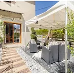 Cosy Rdc-terrasse Et Parking Prive Daire *