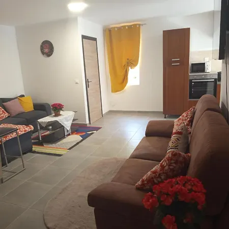 Cosy Rdc-terrasse Et Parking Privé Apartamento *