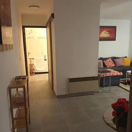 Cosy Rdc-terrasse Et Parking Privé Apartamento *